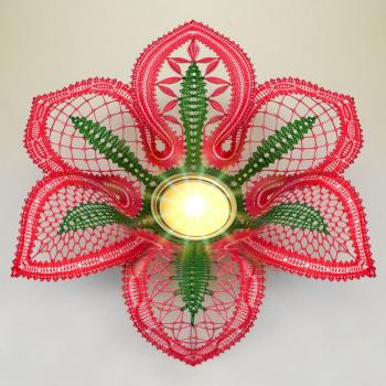 Preview: 561 Klöppelbrief Blüte "Ritterstern" für Teelichthalter